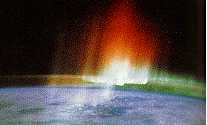 De aurora australis gezien vanuit de spaceshuttle Discovery.