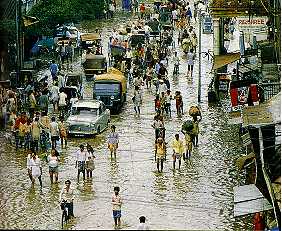 Steden in het noorden van India, zoals Calcutta, staan na een moessonregen vaak onder water.